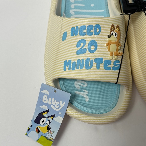 Bluey Women’s Chilli Heeler Slide Sandals - Cream and Blue - Picture 2 of 8